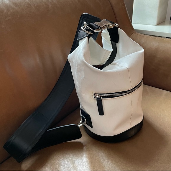 MSGM leather PVC buckle multi shoulder sling bucket backpack buckle white black - Picture 2 of 8